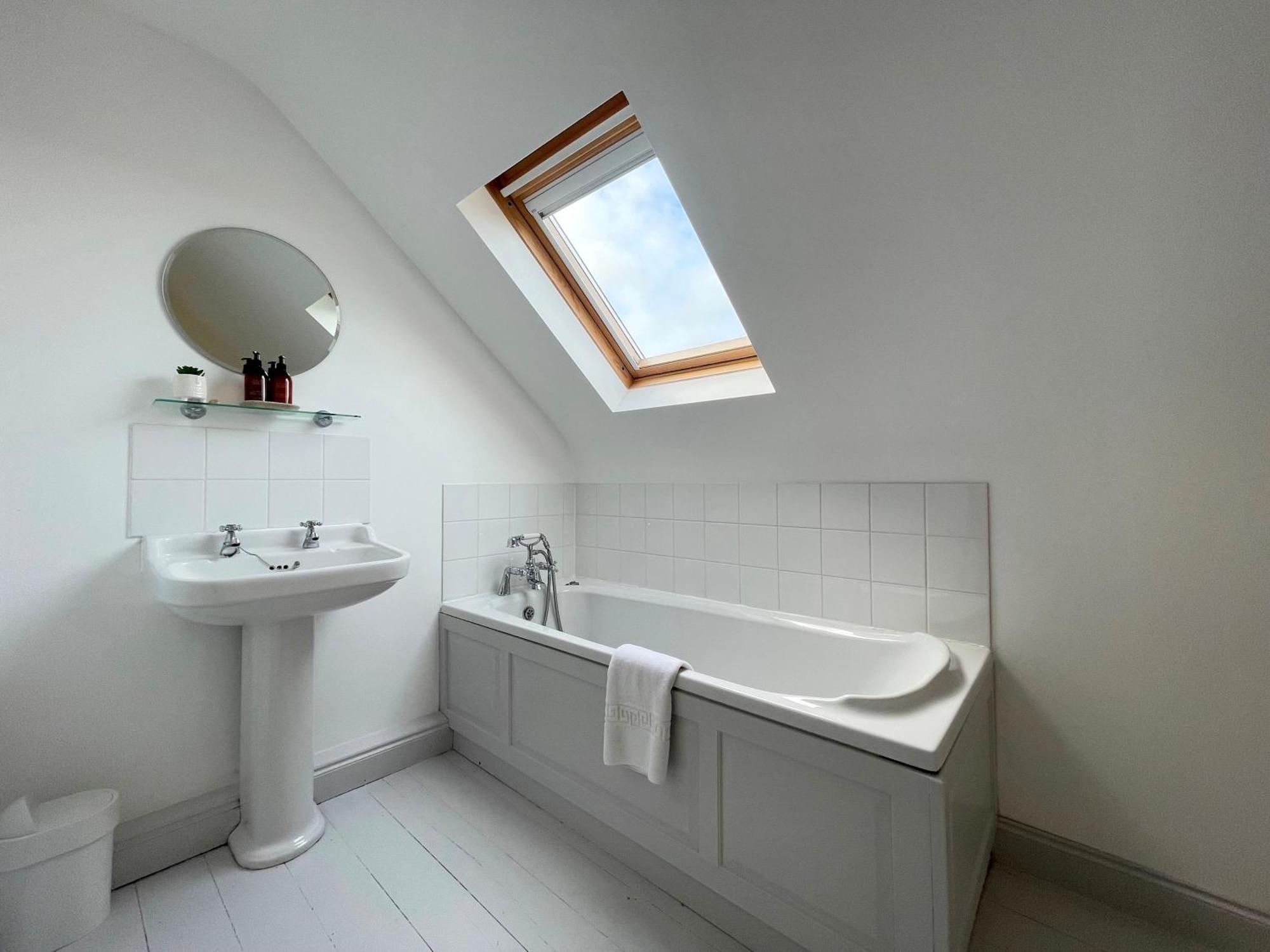Spacious Home Sleeps 6 Short Walk To Port Isaac Village & Stunning Views Eksteriør bilde